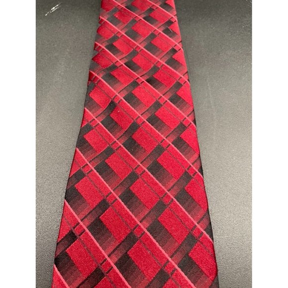 GianFranco Ruffini Italy  Red Black Diamond Pattern Men's Tie  Length 57.50 In. - Picture 3 of 11